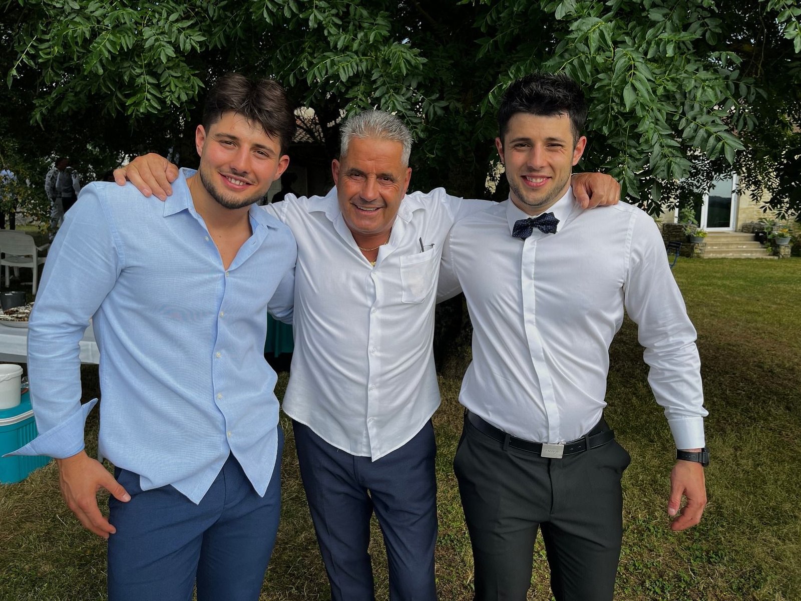 Thierry entouré de ses fils Julien et Romain, dirigeants de Silk Événementiel